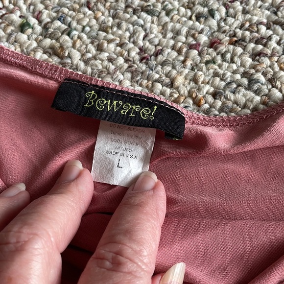 Beware Brand Coral One Sleeve Top with Side Ruching. Large - Picture 3 of 7
